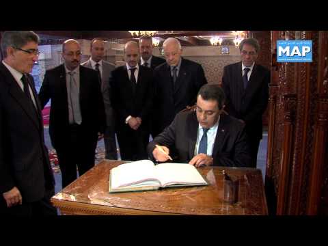 رئيس الحكومة التونسية يزور ضريح محمد الخامس