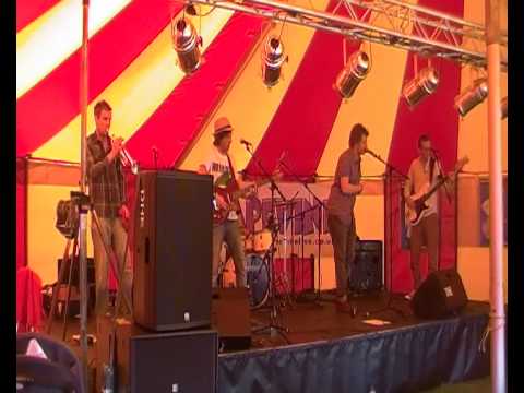 Halfway House - Jack-Knife Horse-Box at Ipswich Music Day 2011