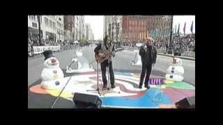 Dave Edwards of The Look and Bob Monteleone @Thanksgiving Day Parade 2009