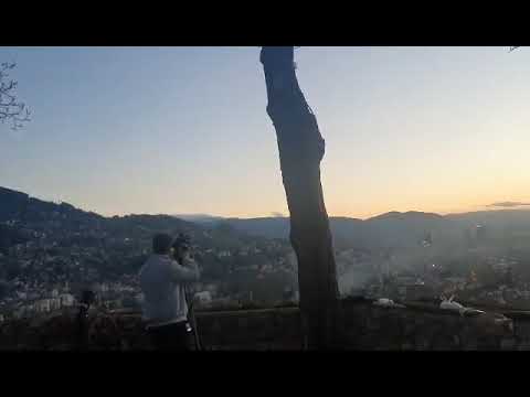 TOP SA ŽUTE TABIJE KOJI NAJAVLJUJE KRAJ POSTA I POČETAK IFTARA