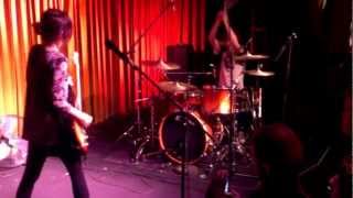 Blood Red Shoes - Je Me Perds (Live)