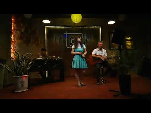 Thể hiện bởi Hoài Mỹ