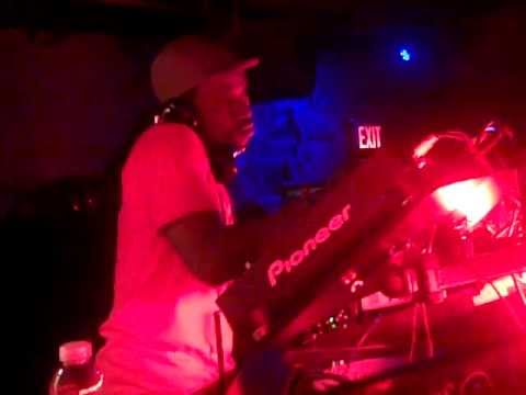 DJ Sres @ Libation.."I'll Give You My LOOOOOVE!"