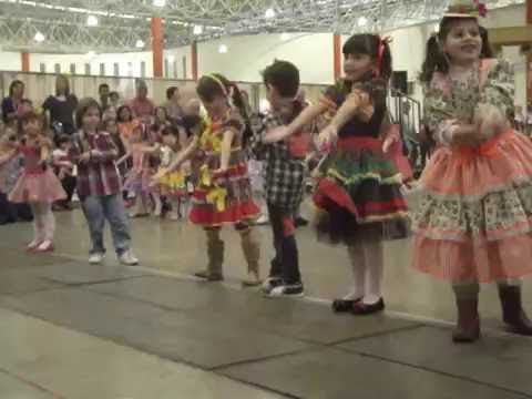 DSCF0094 - 070614 Obj Junina Bia e Biel