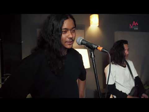 Dry Skunk (Shoutouts)- Svana Studio Session - Season 4 - Ep2