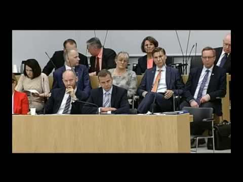 Sipilä ja muut edustajat vastailevat Eduskunnassa 19.6.2017