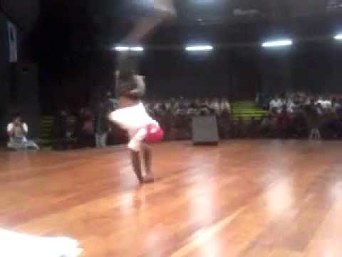 MOS CREW B-Boy Negão vs B-Boy Alemão (Batalha da Amizade 2012)