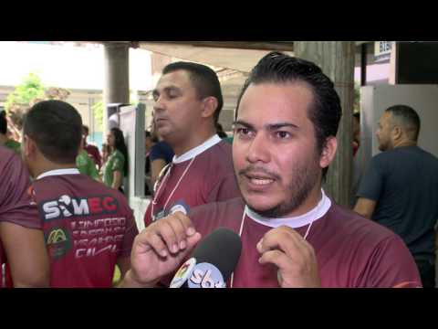 Equipe de Caxias vence competição de pontes de macarrão