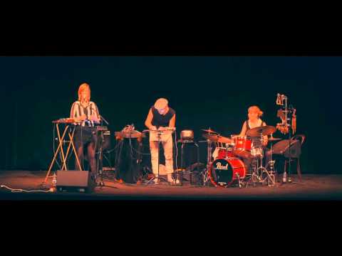 nuaia- don´t know where to turn, live at Victoriateatern, Malmö, 2015