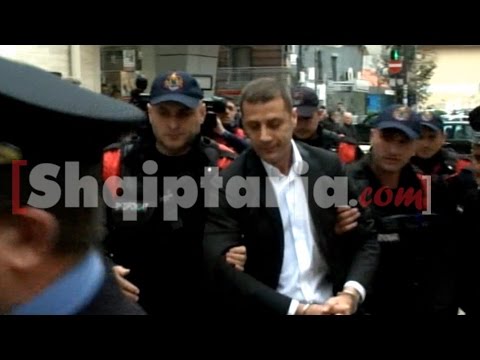 A1 Report - Arrestimi, Frroku në Gjykatën e Lartë, përshëndet me pranga