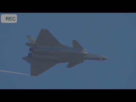 Raw footage of J-20, J-16, Y-20, Z-20, and Z-10 at 14th China airshow