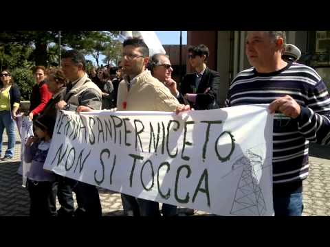 Milazzo, corteo contro l'inquinamento organizzato dall'Adasc