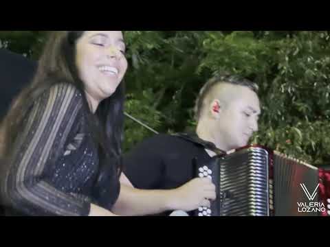 Me Rindo Majestad - Valeria Lozano & Carlos Olivera