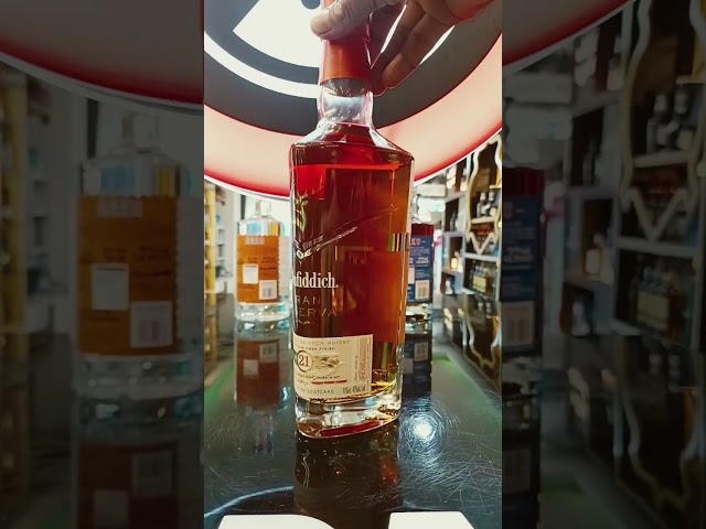Vídeo relacionado con Glenfiddich Glenfiddich 14 Years Old BOURBON BARREL RESERVE Single Malt Scotch Whisky 43% Vol. 0,7l in Giftbox - 700 ml