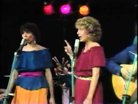 Sharon, Lois & Bram - Three Little Fishies
