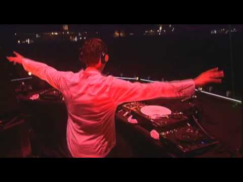 DJ Tiesto ft. Electrovoya - Effervesce (live in London) HD