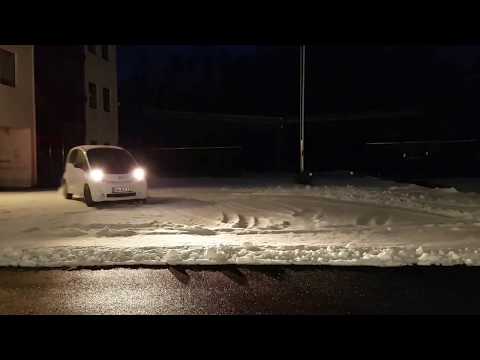 Citroen C-Zero drift on snow
