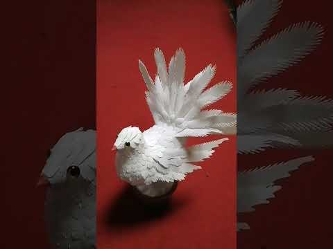 Поделки из пластиковых бутылок. Голубь