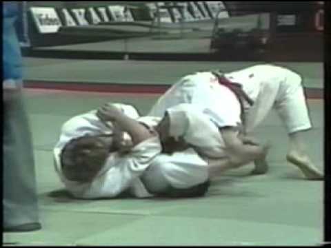 Neal Adams hitting the Juji Gatame Turnover to win the worlds