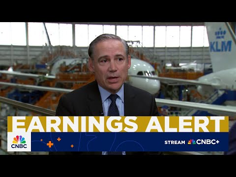 Boeing CEO: We're on target for positive free cash flow in ...