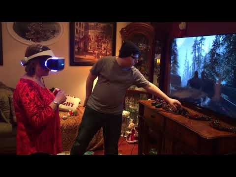 Grandma Tries PS4 VR, EPIC REACTION