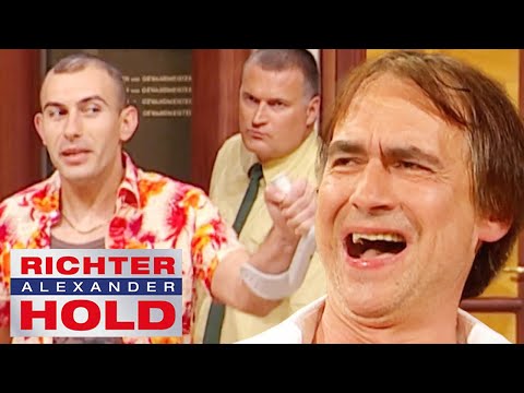 „Hören sie auf zu Grinsen, sie WICHT!“ Zeuge droht Angeklagtem! |1/2| Richter Alexander Hold | Sat.1