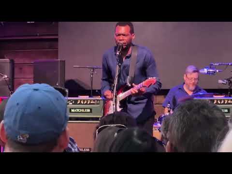 Robert Cray Band - I Shiver