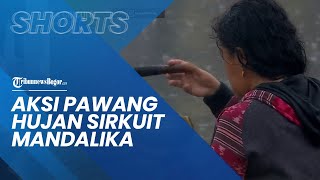 Aksi Rara Pawang Hujan di Sirkuit Mandalika, Penonton Heboh Beri Sorakan dan Dukungan, Hujan Reda