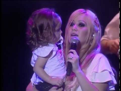 Disimula - Karina en vivo en el Luna Park