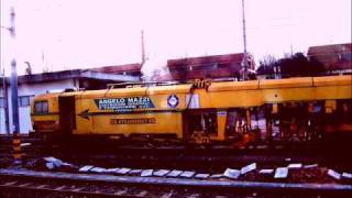 Fangs - She Keeps Bees