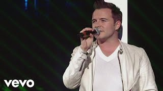Westlife - Flying Without Wings (Live at Wembley &#39;06)