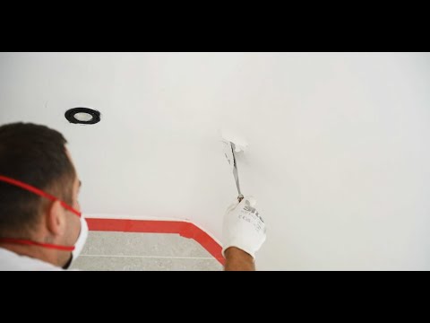 Zinsser tackles mould and peeling paint on a bathroom ceiling