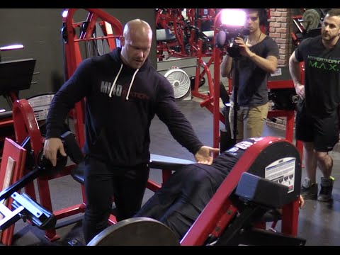 How to do Leg Curls for Stronger Hamstrings - Pro Bodybuilder Ben Pakulski