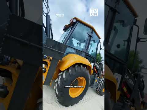 Deputado Danilo Forte reforça a infraestrutura de Jaguaretama com nova retroescavadeira