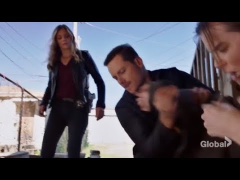 Upstead stop an addict from injecting drugs I Chicago P.D 5.09