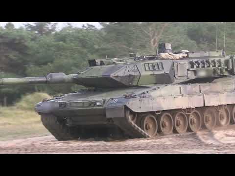 Leopard 2A7 Roaring at dusk