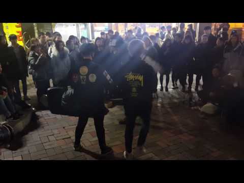 161231 디오비(DOB) 엑소(EXO) 몬스터 홍대 버스킹