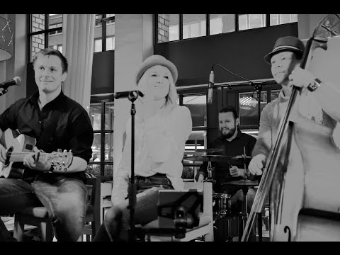 Riptide - Vance Joy (Live unplugged cover by Yes We Play! feat. Lisa Bund)