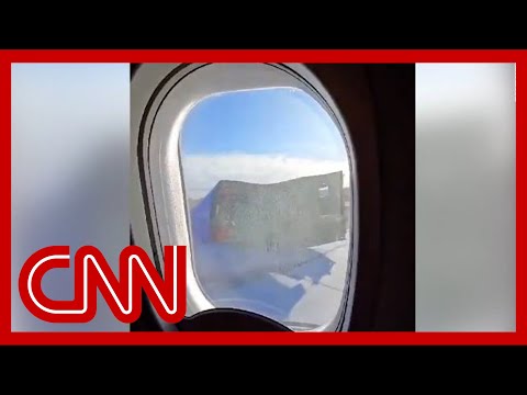 波音 737-800 發動機蓋在西南航空飛行過程中脫落 (Boeing 737-800 engine cover falls off during Southwest flight)