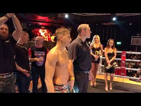 Mo Abdurahman wins brutal KO against Manachai