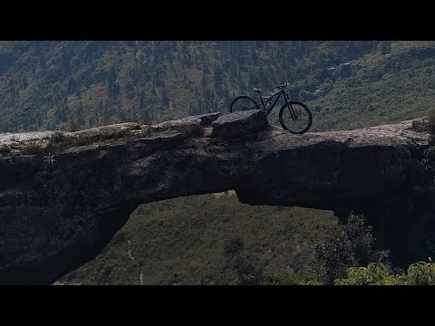 Enduro mtb Las Minas de Lobatera puente el diablo en bicicleta 