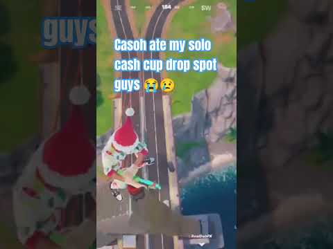 There goes my solo drop 😢#fortnite #veezy #fortnitefunny #viralvideo #wwe #workout @PiggyHimself