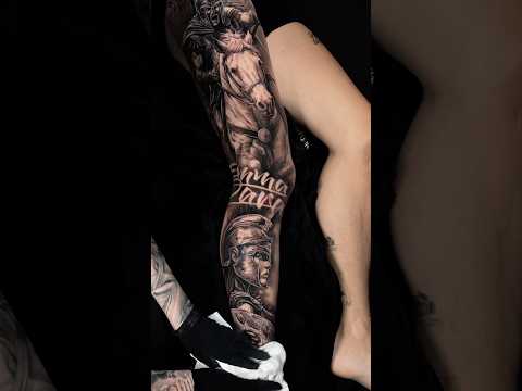 5 tatuadores,un anestesista y un enfermero en la piel de Javi Martínez #tattoo #arte #art #tatuaje #