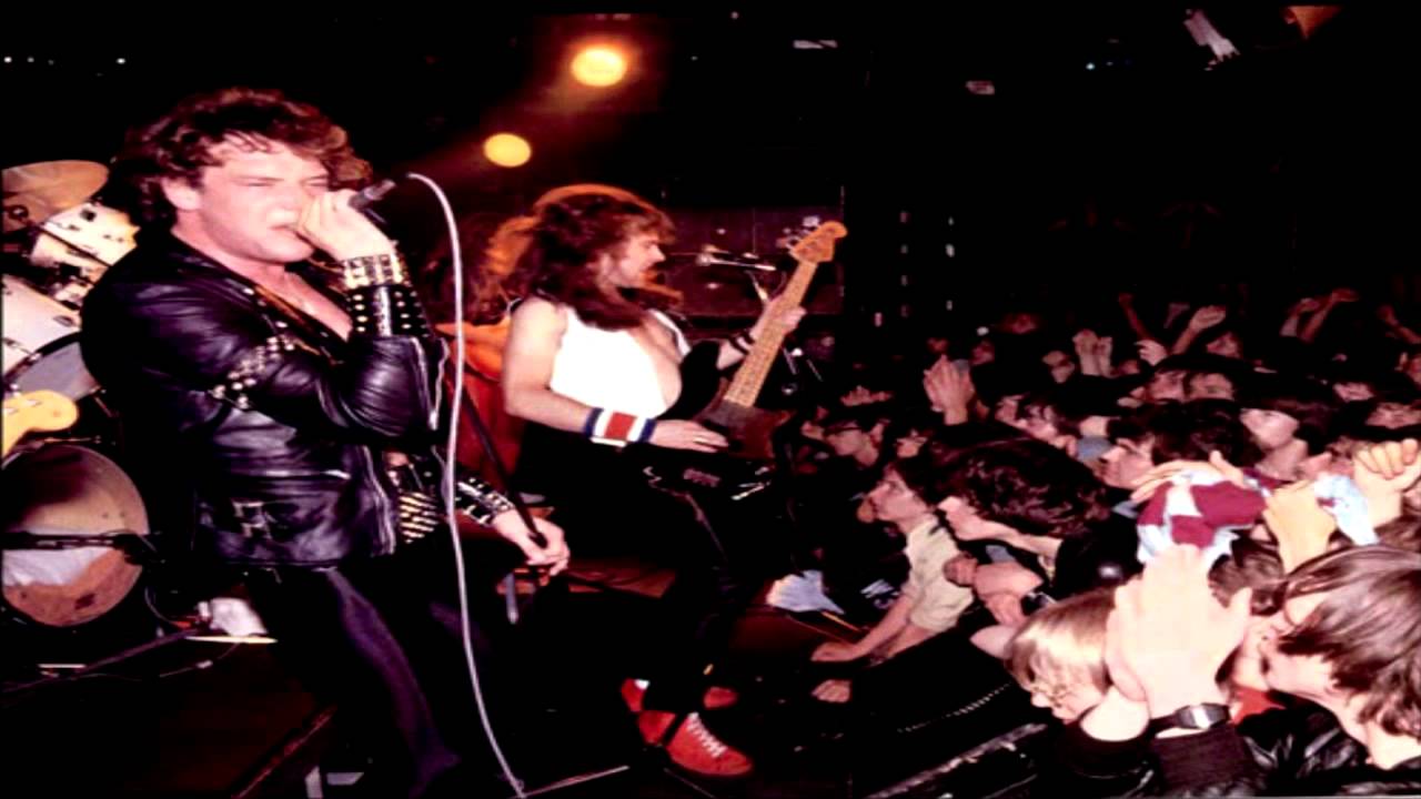 Sanctuary - Iron Maiden (Live!! +One - 1980) - YouTube