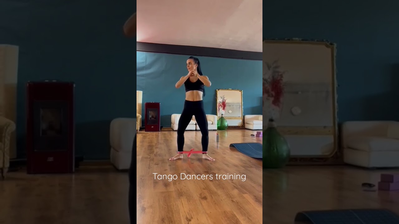 Tango dancer training Laia Barrera