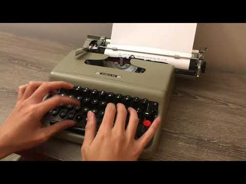 1950 Olivetti Lettera 22 Typewriter