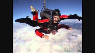 preview picture of video 'My first Skydive - Tandemsprung aus 4000m Höhe (Düren / Saarland)'