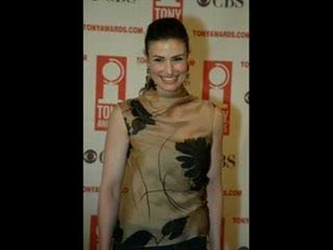 tracie thoms and idina menzel