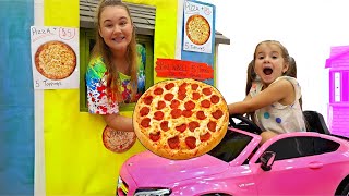 Ruby and Bonnie Pretend Play Pizza Drive Thru Restaurant