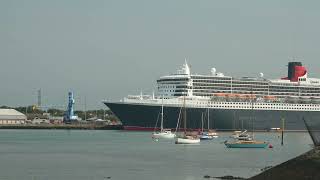 Queen Mary 2 VJ80 Midday Honk